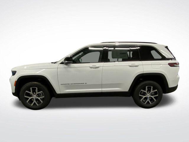 new 2025 Jeep Grand Cherokee car, priced at $45,932