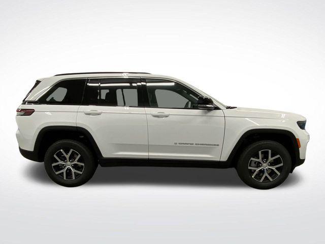 new 2025 Jeep Grand Cherokee car, priced at $45,932