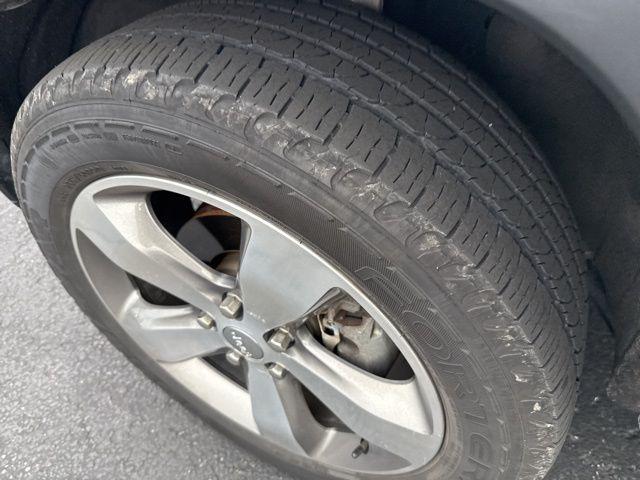 used 2016 Jeep Grand Cherokee car, priced at $14,999