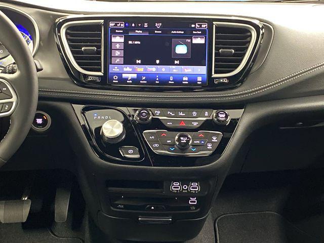 new 2025 Chrysler Pacifica car, priced at $48,771