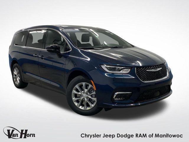 new 2025 Chrysler Pacifica car, priced at $46,617