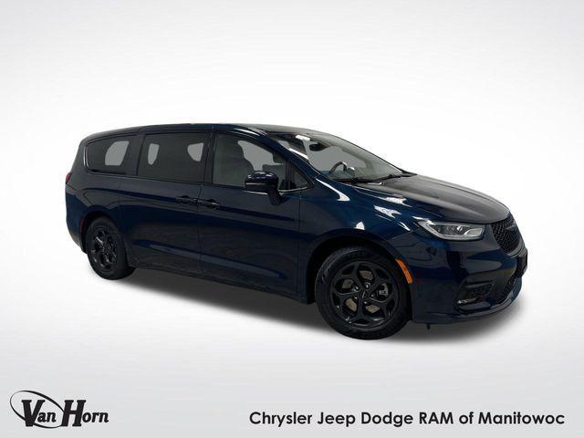used 2022 Chrysler Pacifica Hybrid car, priced at $30,249