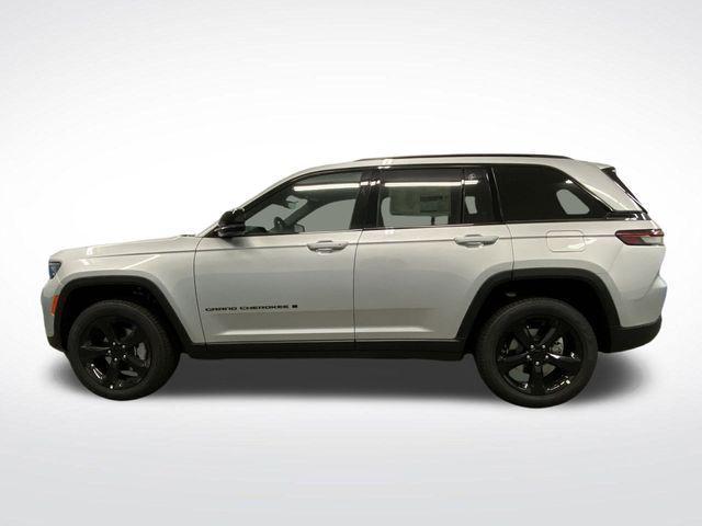 new 2025 Jeep Grand Cherokee car, priced at $50,446