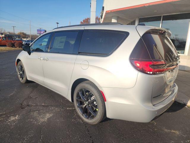 new 2026 Chrysler Pacifica car, priced at $44,587