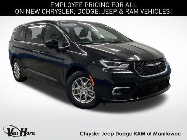 new 2025 Chrysler Pacifica car, priced at $44,804