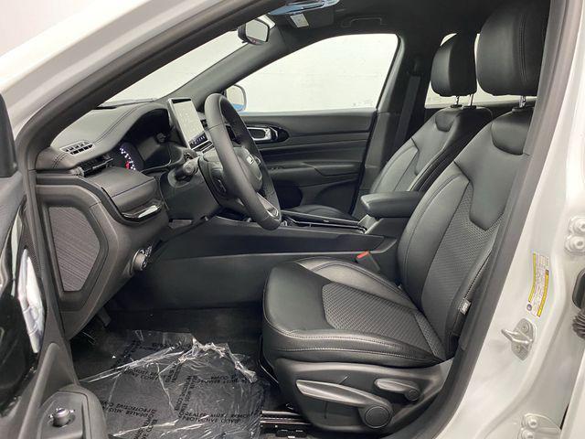 new 2025 Jeep Compass car, priced at $27,959