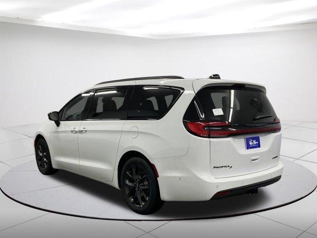 new 2024 Chrysler Pacifica car, priced at $48,752