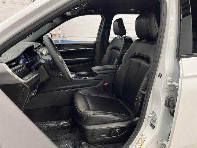 used 2024 Jeep Grand Cherokee car, priced at $29,999