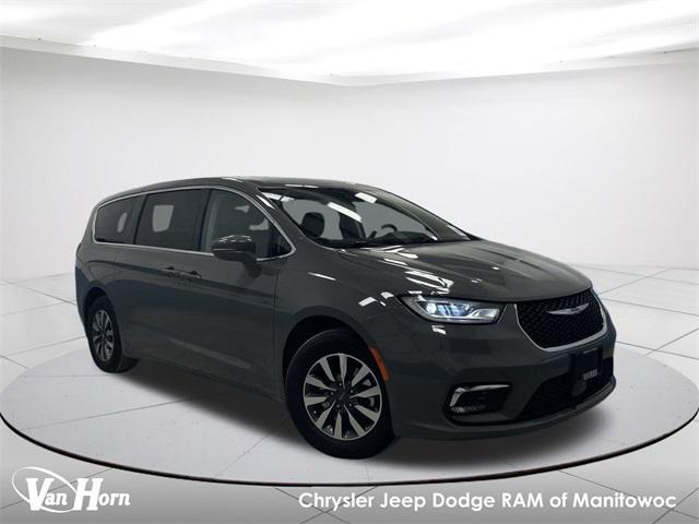 used 2022 Chrysler Pacifica Hybrid car, priced at $26,749