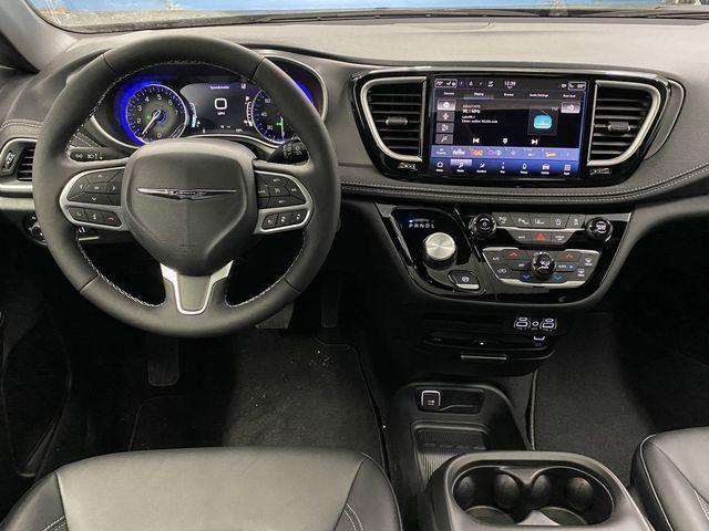 new 2025 Chrysler Pacifica car, priced at $45,235