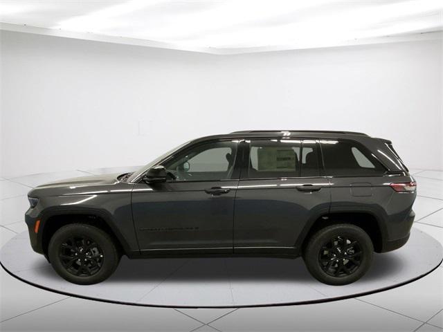 new 2025 Jeep Grand Cherokee car, priced at $43,472