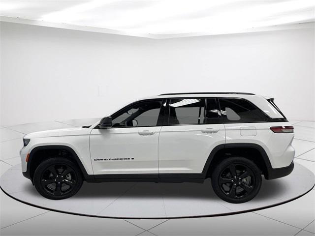 used 2023 Jeep Grand Cherokee car, priced at $34,820