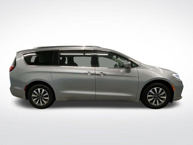 used 2021 Chrysler Pacifica Hybrid car, priced at $23,999