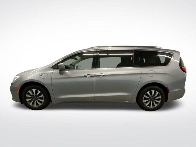 used 2021 Chrysler Pacifica Hybrid car, priced at $23,999