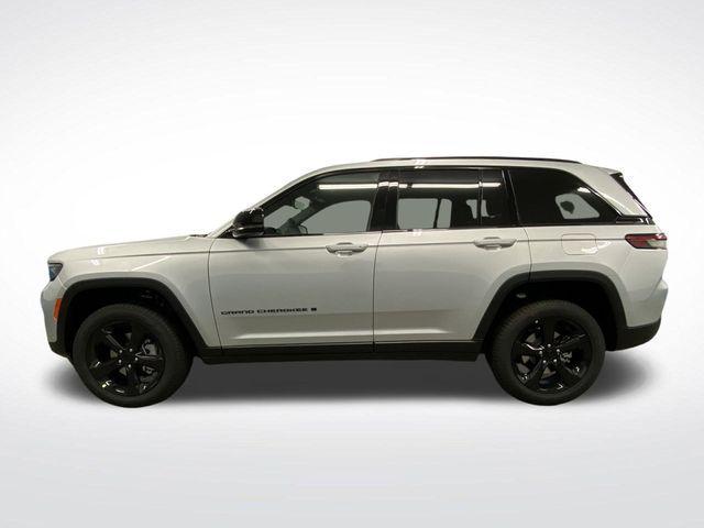 new 2025 Jeep Grand Cherokee car, priced at $51,991