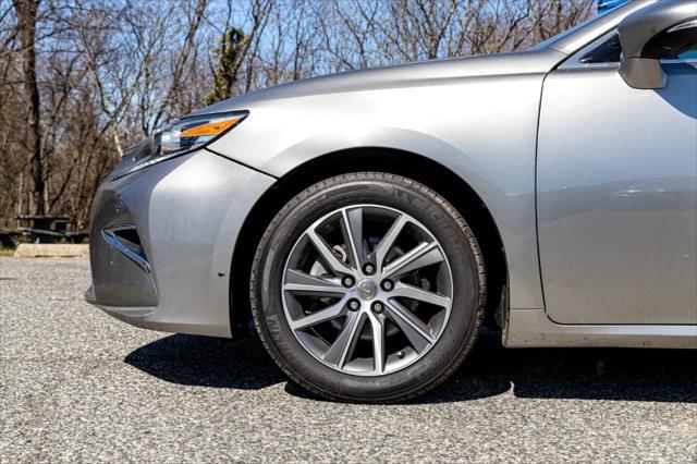 used 2017 Lexus ES 300h car, priced at $22,400