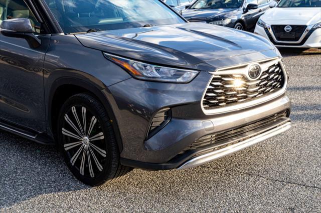 used 2020 Toyota Highlander car, priced at $26,500