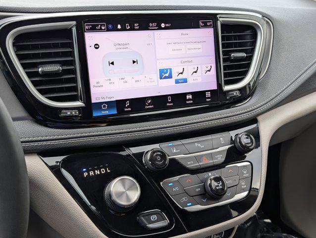 used 2022 Chrysler Pacifica Hybrid car, priced at $27,000