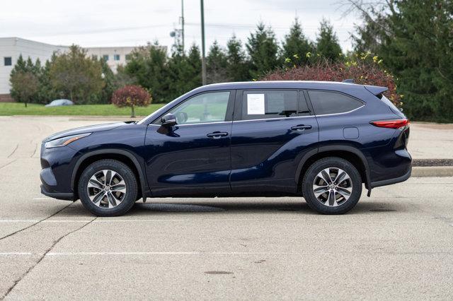 used 2021 Toyota Highlander car, priced at $32,000