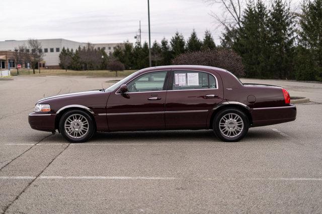 used 2007 Lincoln Town Car car, priced at $9,500