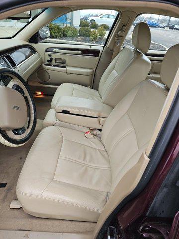 used 2007 Lincoln Town Car car, priced at $9,500