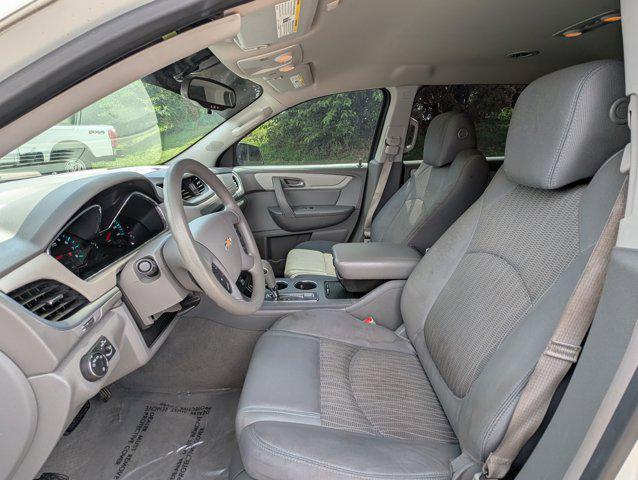 used 2015 Chevrolet Traverse car, priced at $7,500