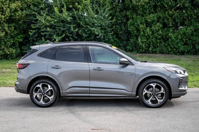 new 2025 Ford Escape car, priced at $30,500