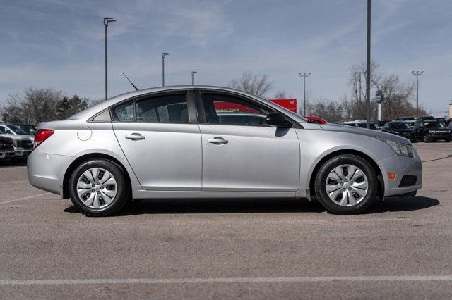 used 2014 Chevrolet Cruze car, priced at $6,500