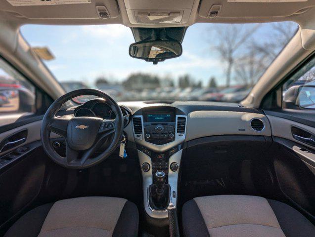 used 2014 Chevrolet Cruze car, priced at $6,500