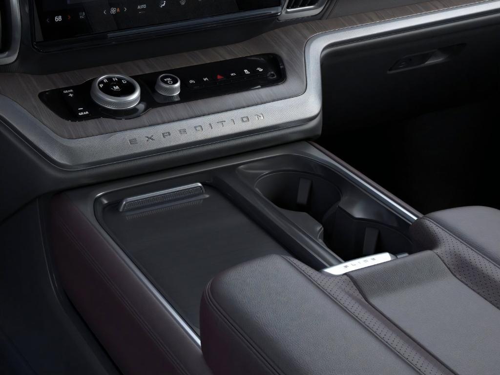 new 2025 Ford Expedition car, priced at $86,269