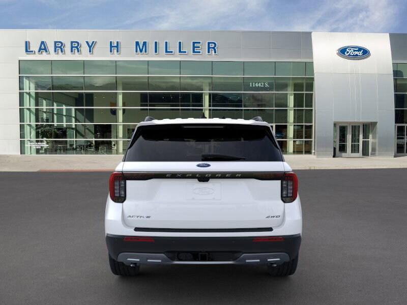 new 2025 Ford Explorer car, priced at $47,284