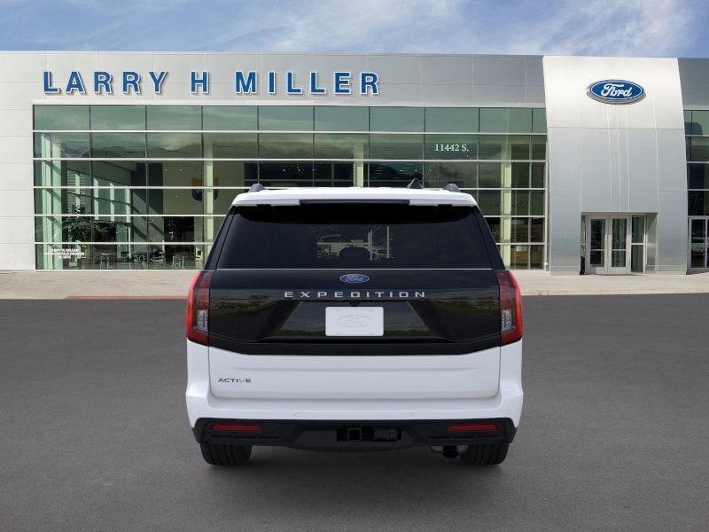 new 2025 Ford Expedition car, priced at $70,194