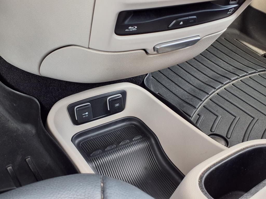 used 2018 Chrysler Pacifica car, priced at $12,488