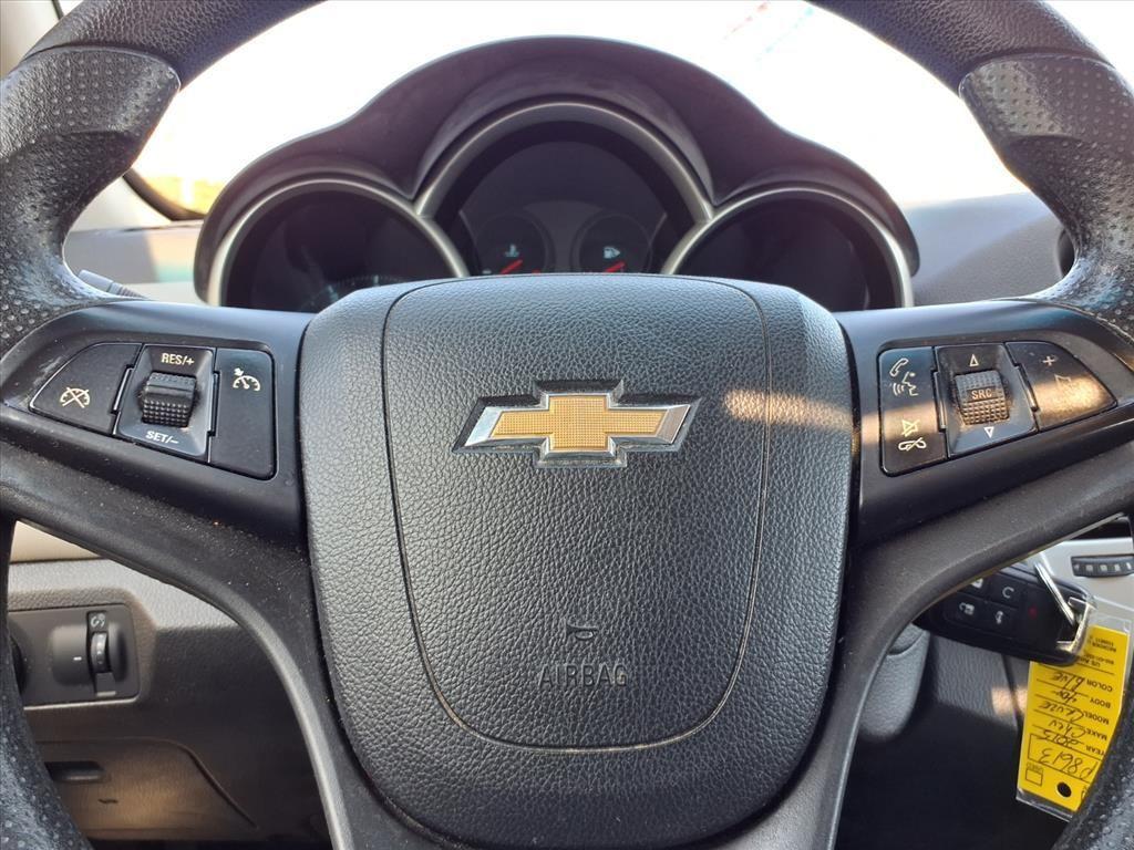 used 2015 Chevrolet Cruze car, priced at $2,999