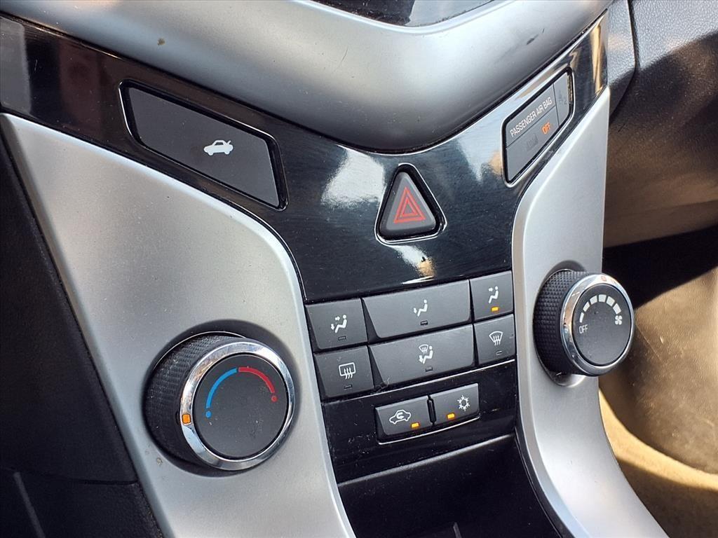 used 2015 Chevrolet Cruze car, priced at $2,999