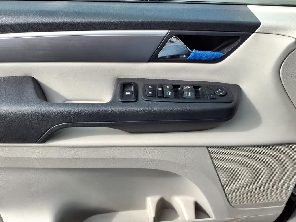 used 2014 Volkswagen Routan car, priced at $6,995