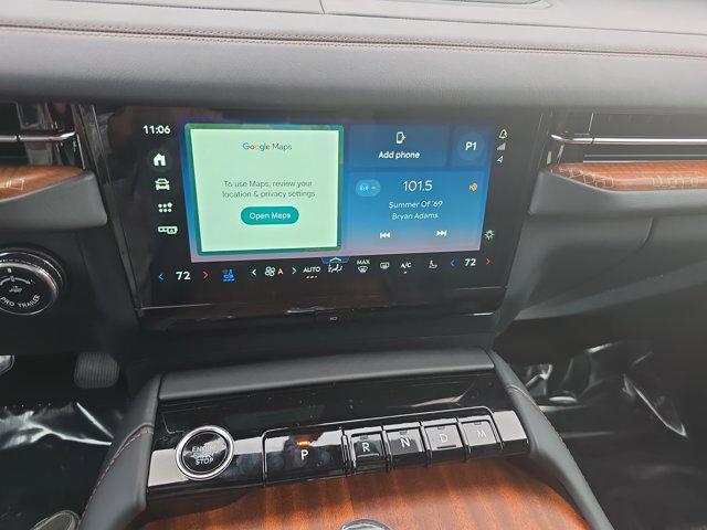 new 2025 Lincoln Navigator car, priced at $123,340