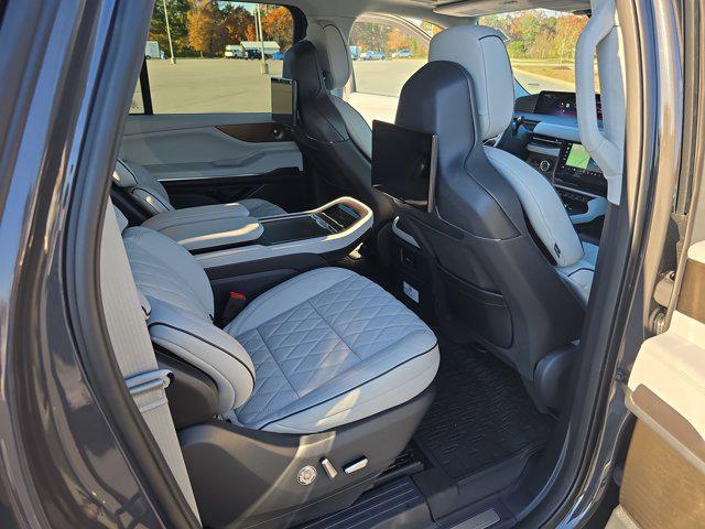 new 2025 Lincoln Navigator car, priced at $125,335