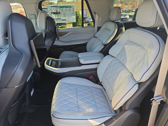 new 2025 Lincoln Navigator car, priced at $125,335