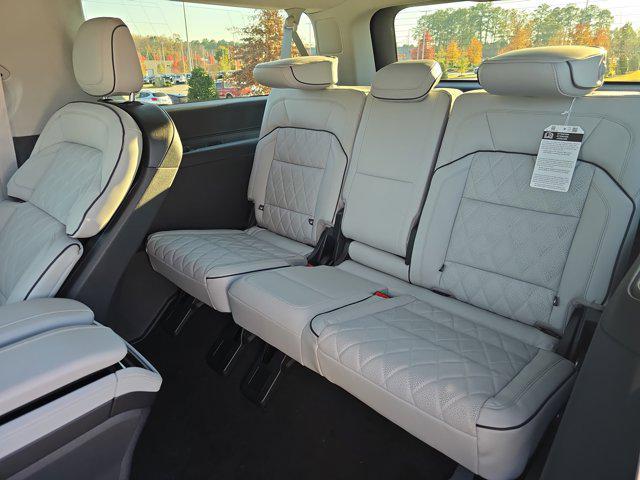 new 2025 Lincoln Navigator car, priced at $125,335