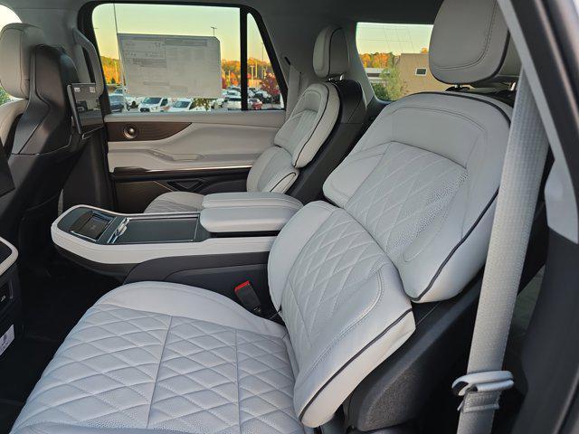 new 2025 Lincoln Navigator car, priced at $127,175