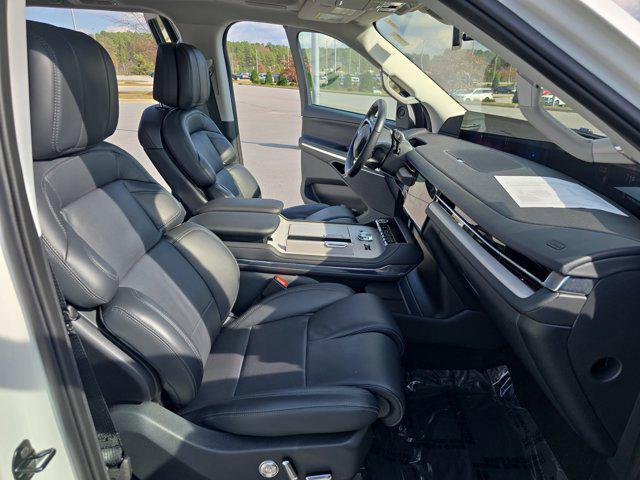 new 2025 Lincoln Navigator car, priced at $96,985