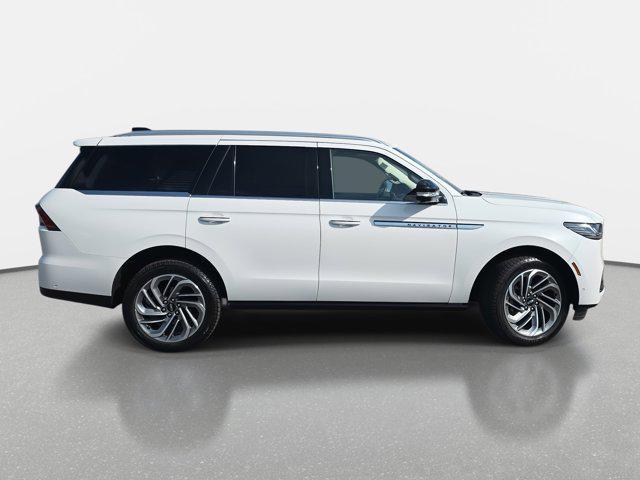 new 2025 Lincoln Navigator car, priced at $96,985