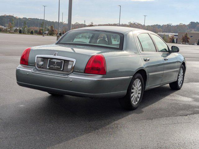 used 2005 Lincoln Town Car car, priced at $13,888