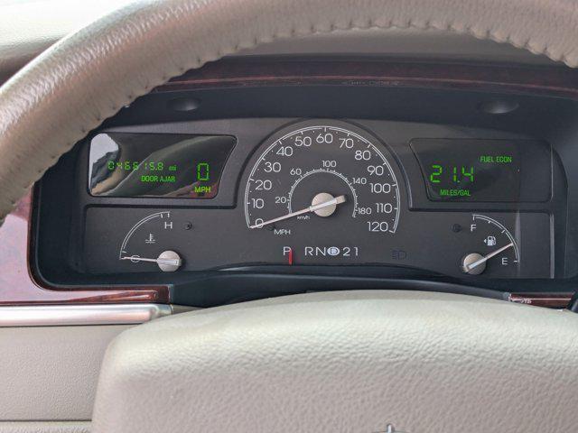 used 2005 Lincoln Town Car car, priced at $13,888