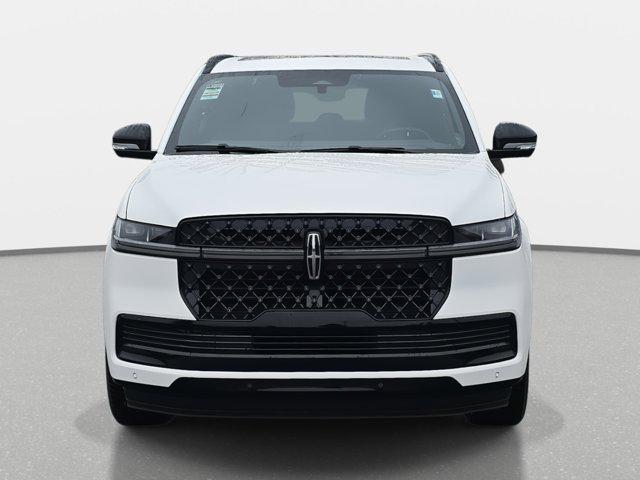 new 2025 Lincoln Navigator car, priced at $107,075