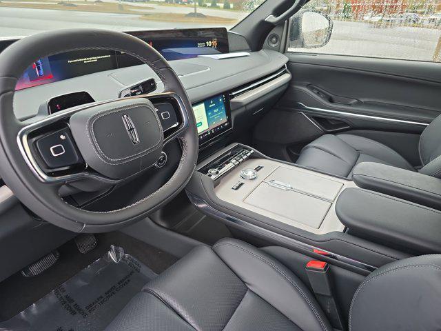 new 2025 Lincoln Navigator car, priced at $107,075