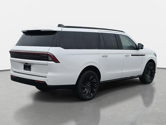 new 2025 Lincoln Navigator car, priced at $107,075