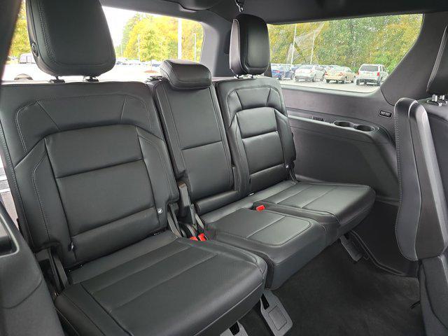 new 2025 Lincoln Navigator car, priced at $107,075