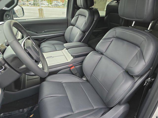 new 2025 Lincoln Navigator car, priced at $107,075